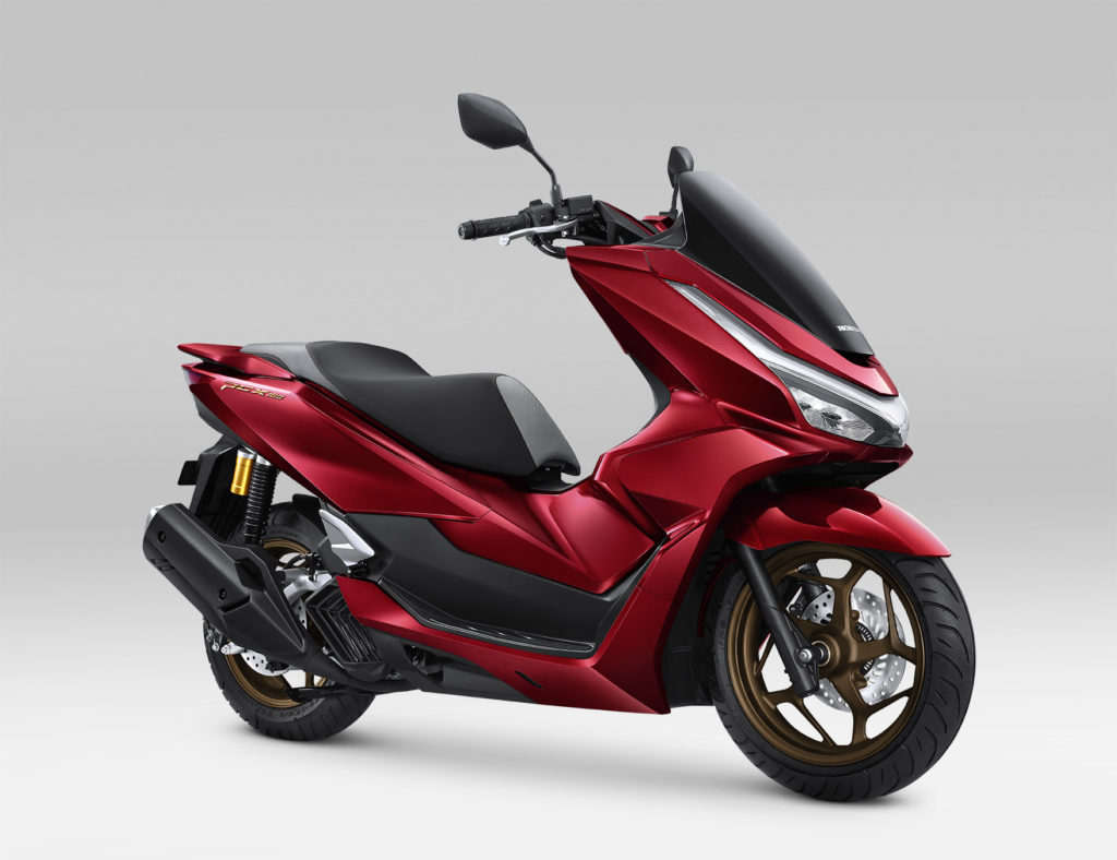 全新 Honda PCX 160cc 2025 RoadSync 现已加入我们的租赁车队!